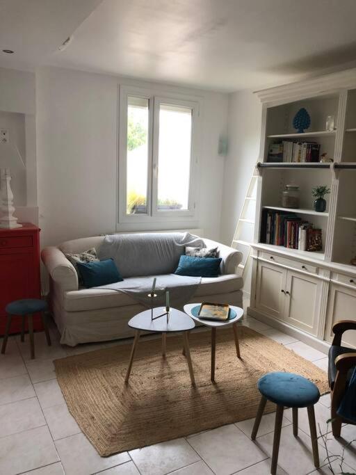 Appartement En Duplex Avec Parking Et Jardinet Бурж Экстерьер фото